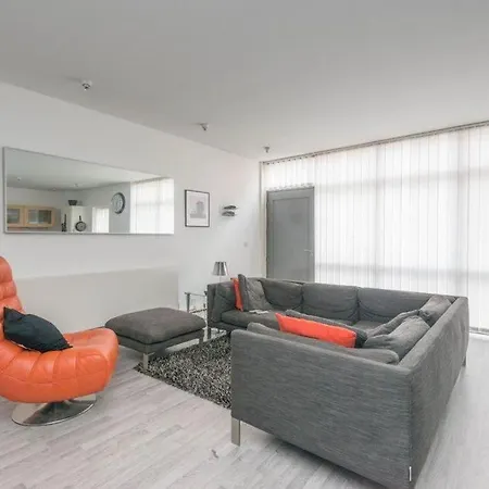 Short For Contractors And Weekend Stays