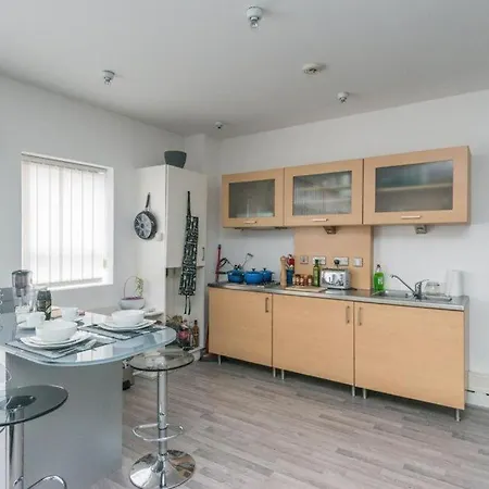Short For Contractors And Weekend Stays * Sheffield